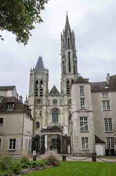 Francia - Senlis 13 - catedral de Notre Dame de Senlis.jpg